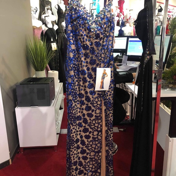 Gemini Bridal Gown - Picture 3 of 3